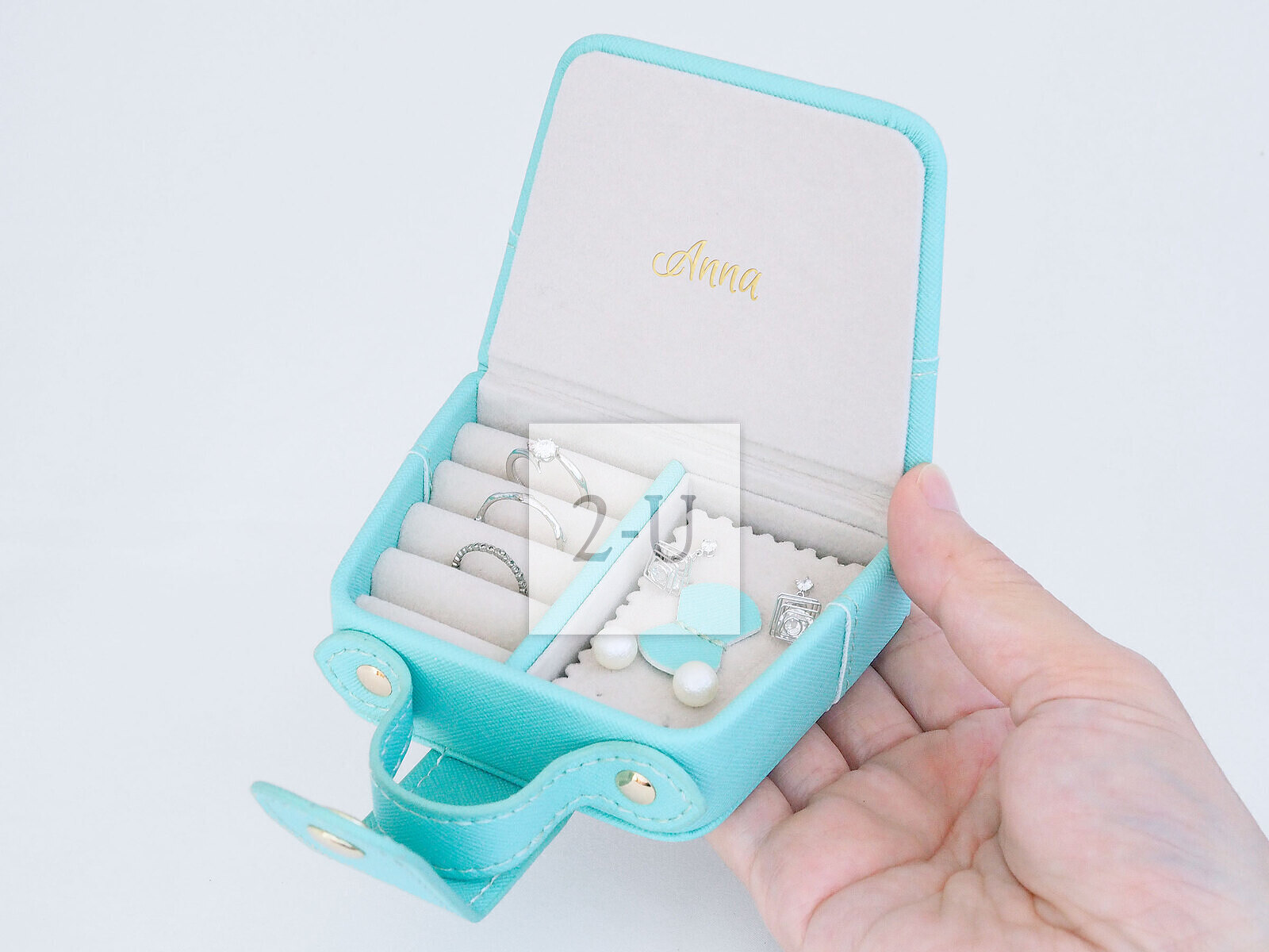 緻優雅的前輩與辛勤的保育員：畢業紀唸禮物