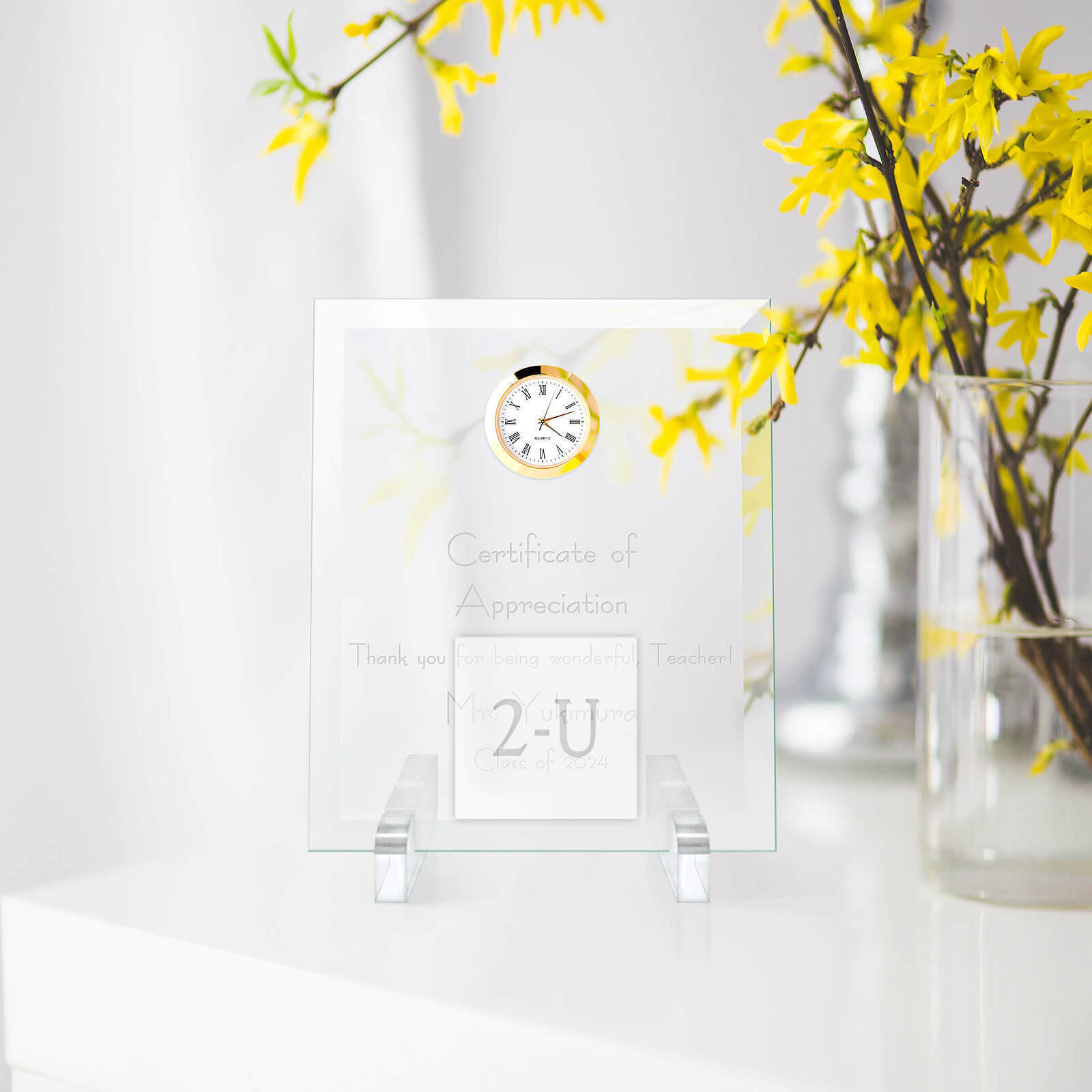 在教室與實驗室浬珍藏這份“謝謝”：畢業紀唸時鐘