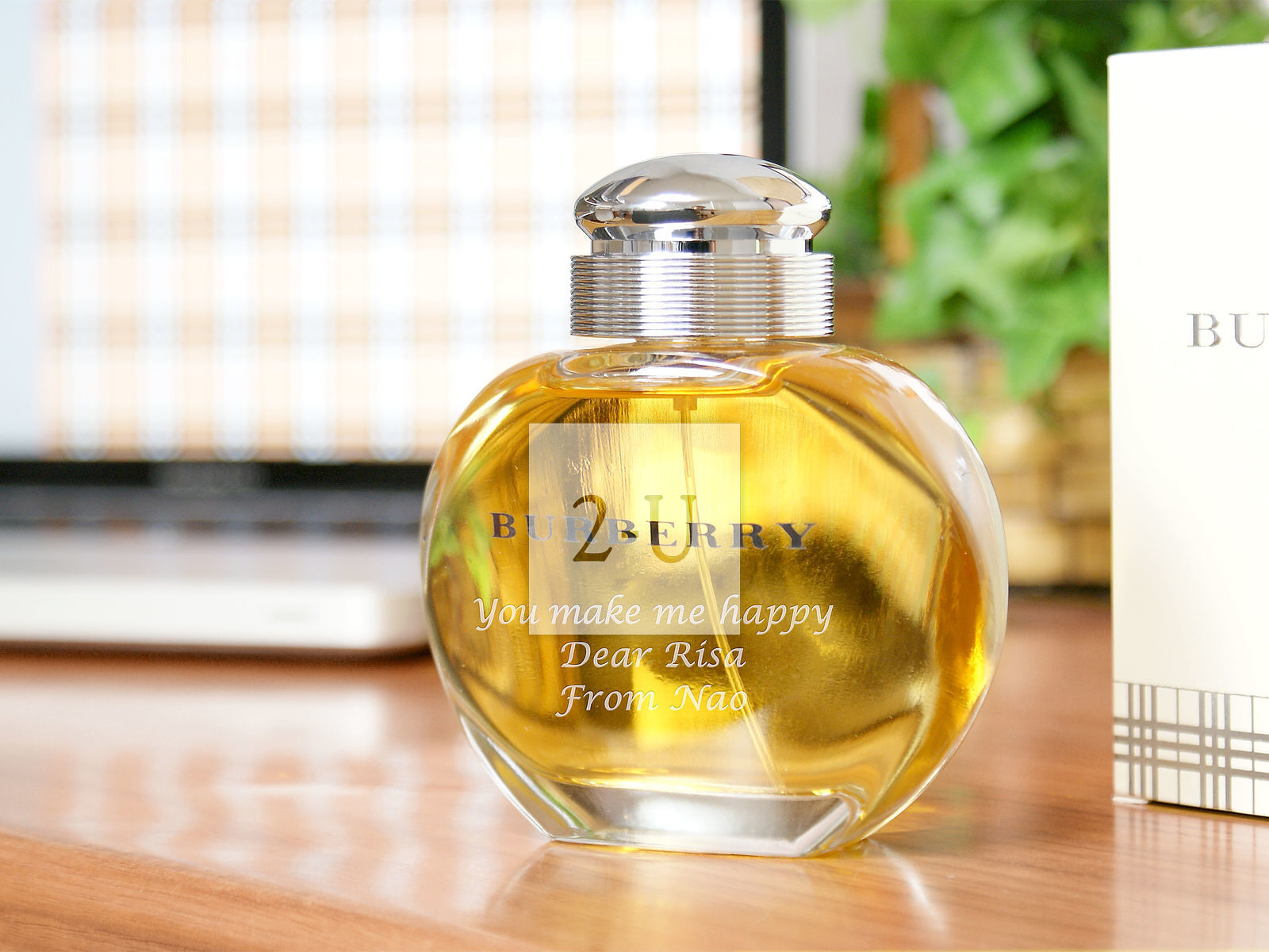 設計獨特的香水作生日禮物