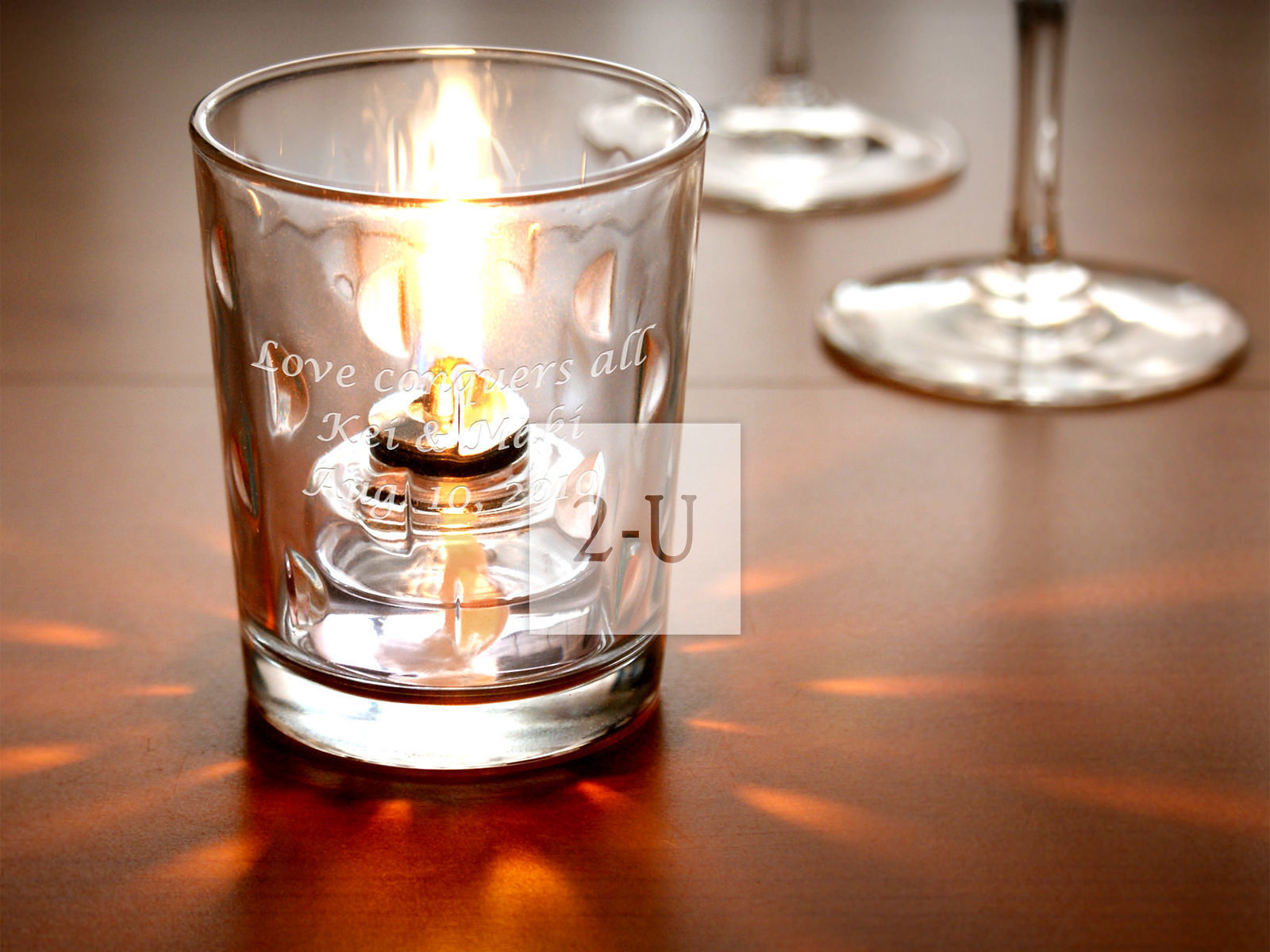 玻璃油燈營造浪漫的情人節之夜