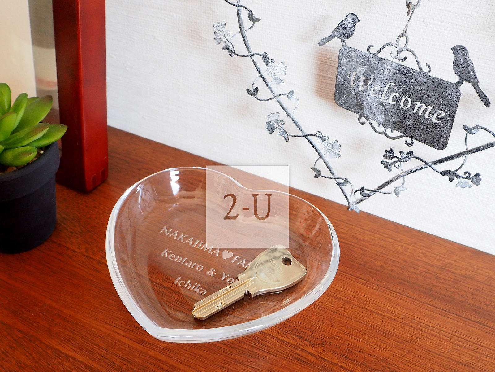 兼具整潔與華麗感：玄關小件收納